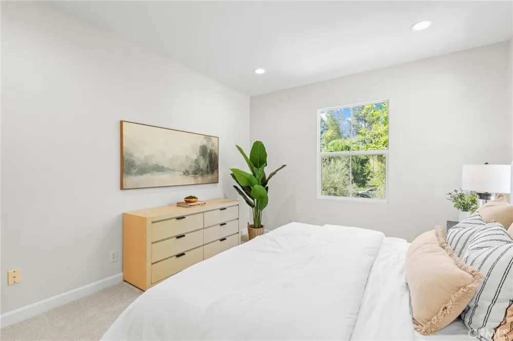141 Danbrook Irvine, CA 92603