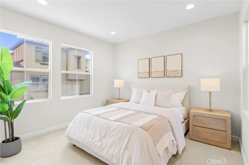 141 Danbrook Irvine, CA 92603