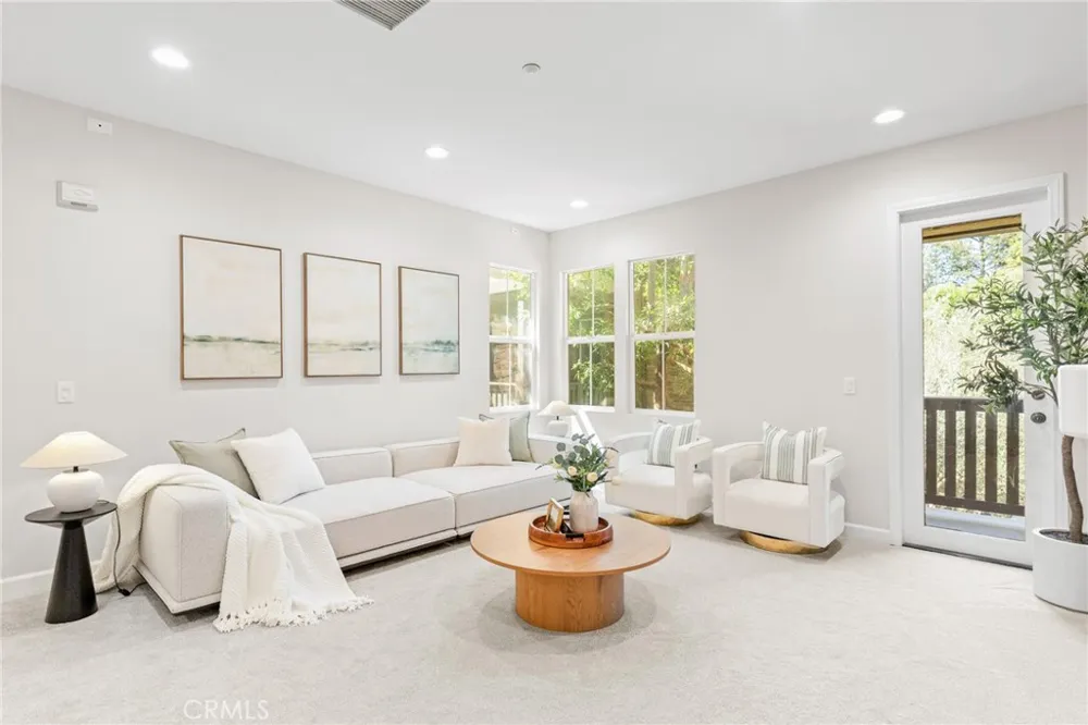 141 Danbrook Irvine, CA 92603