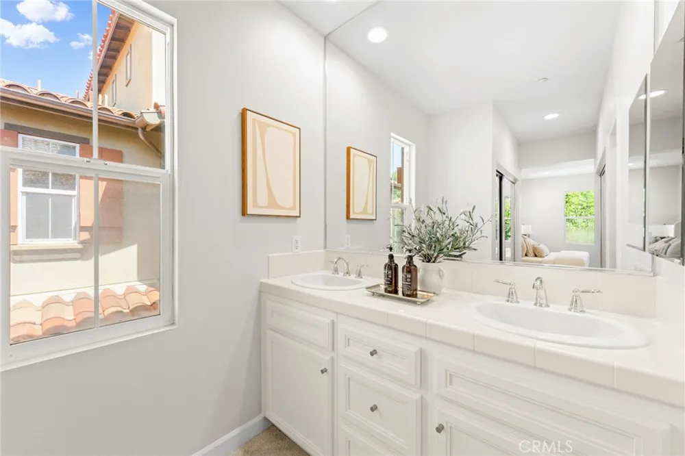 141 Danbrook Irvine, CA 92603