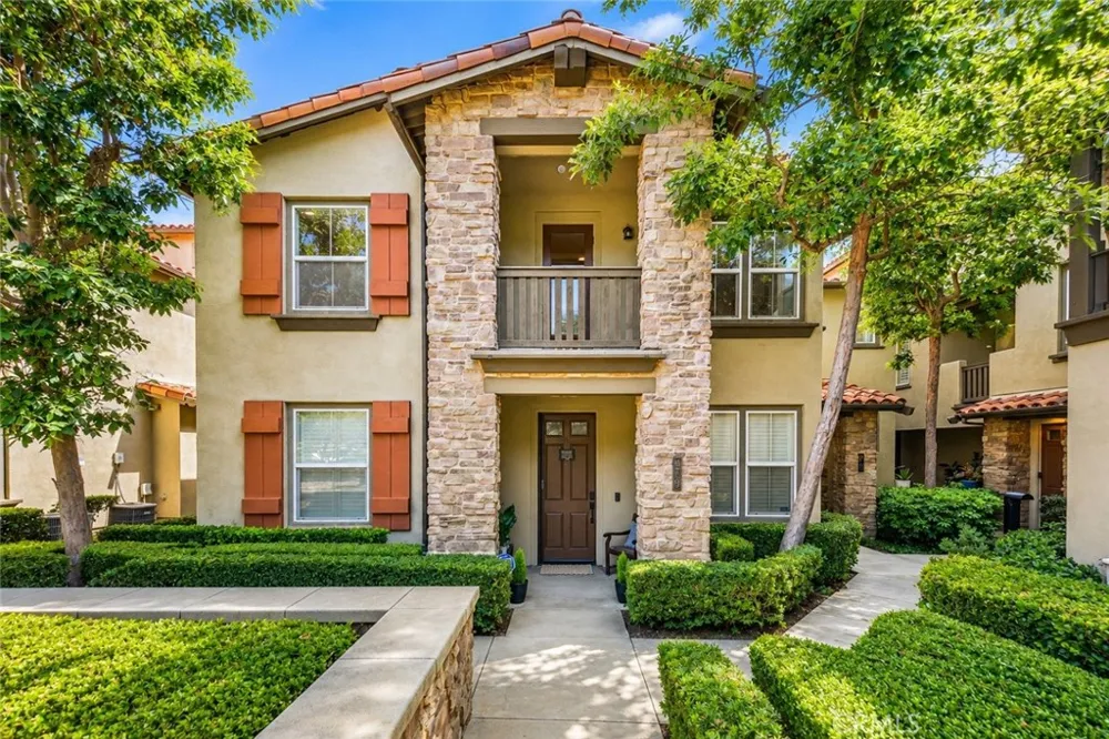 141 Danbrook Irvine, CA 92603