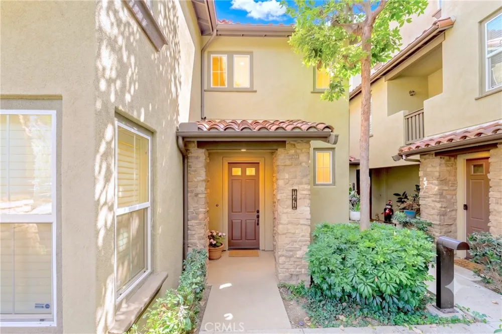 141 Danbrook Irvine, CA 92603