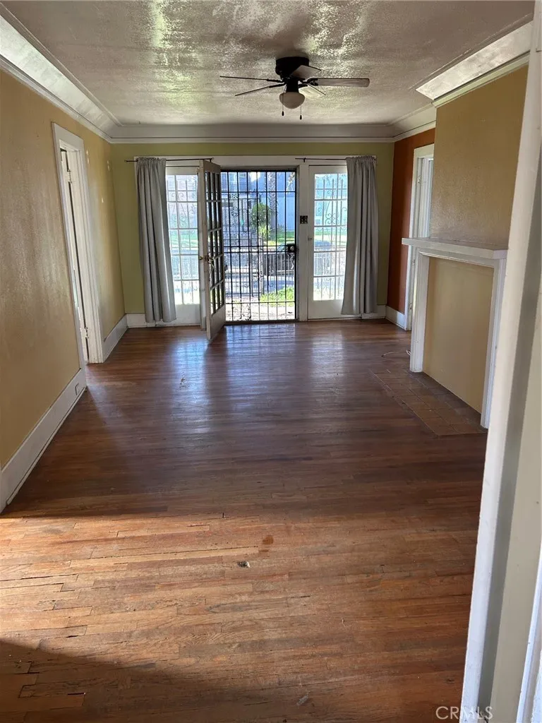1184 Kenmore Los Angeles, CA 90029