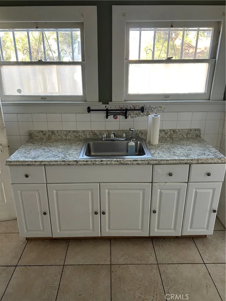 1184 Kenmore Los Angeles, CA 90029