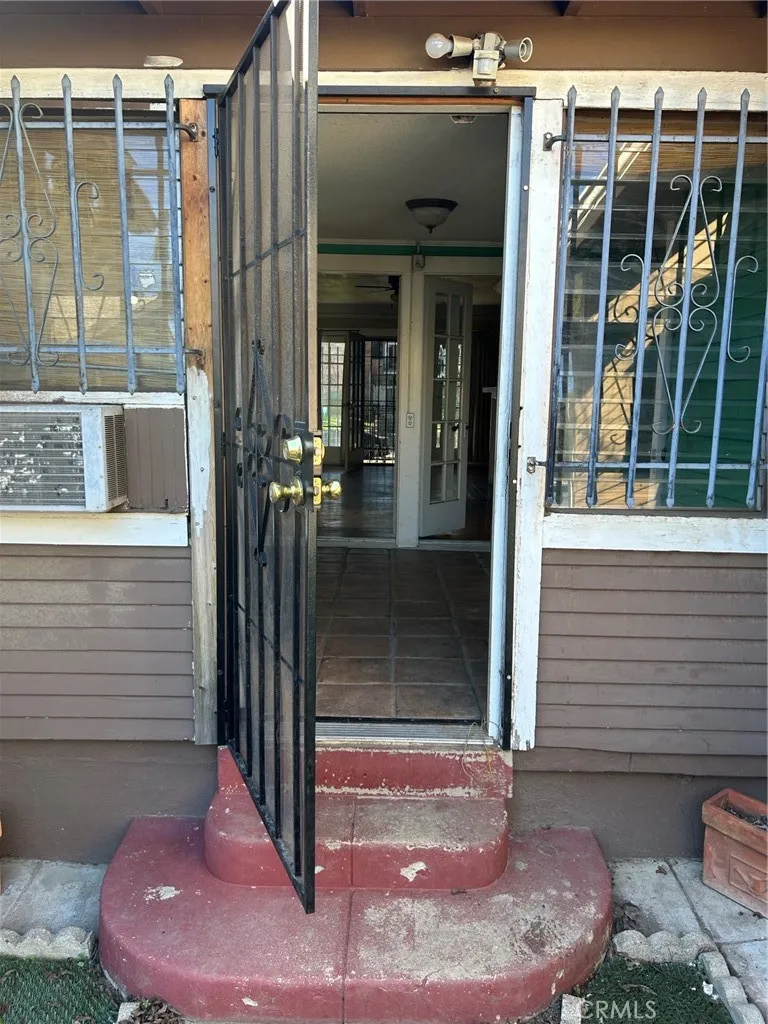 1184 Kenmore Los Angeles, CA 90029