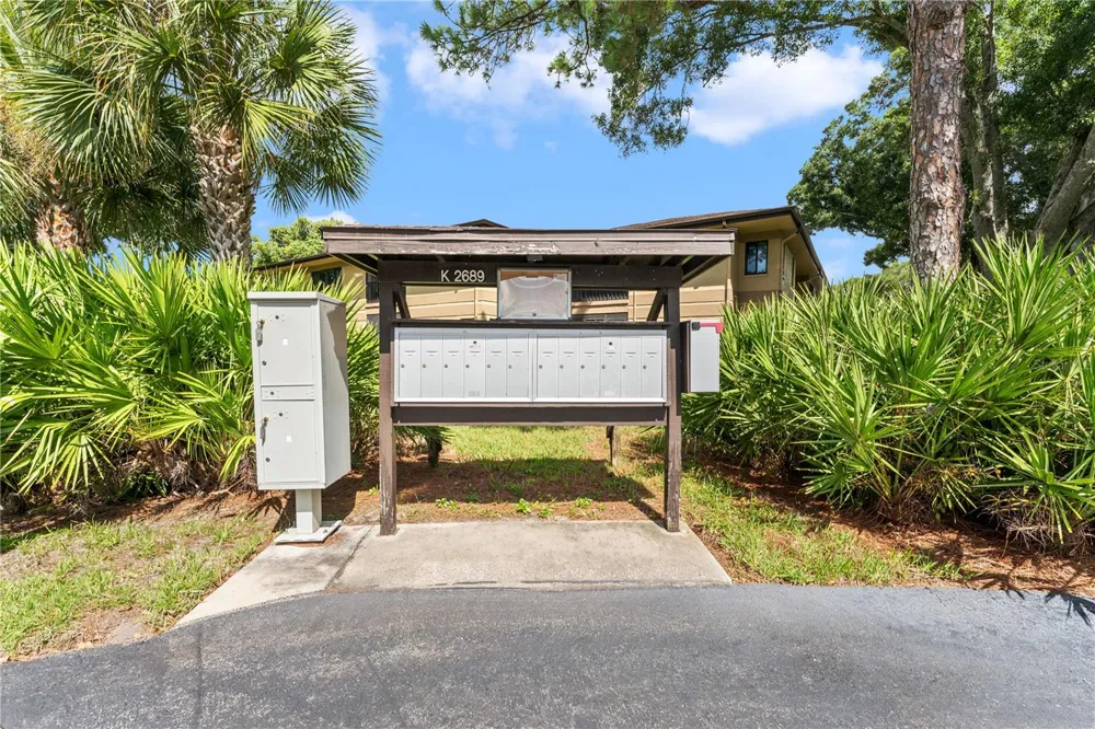 2689 SABAL SPRINGS CIRCLE #102 Clearwater, FL 33761