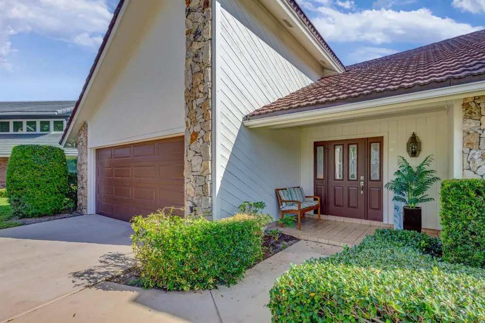 12870 La Rochelle Circle Palm Beach Gardens, FL 33410
