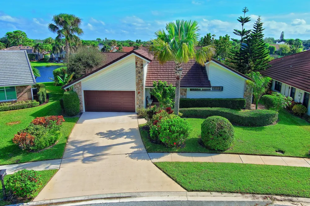 12870 La Rochelle Circle Palm Beach Gardens, FL 33410