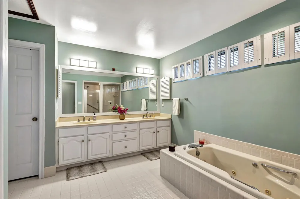 12870 La Rochelle Circle Palm Beach Gardens, FL 33410