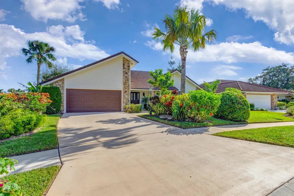 12870 La Rochelle Circle Palm Beach Gardens, FL 33410