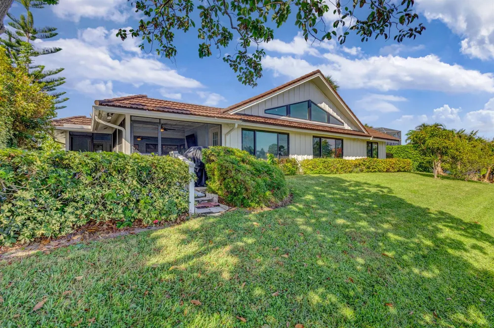 12870 La Rochelle Circle Palm Beach Gardens, FL 33410