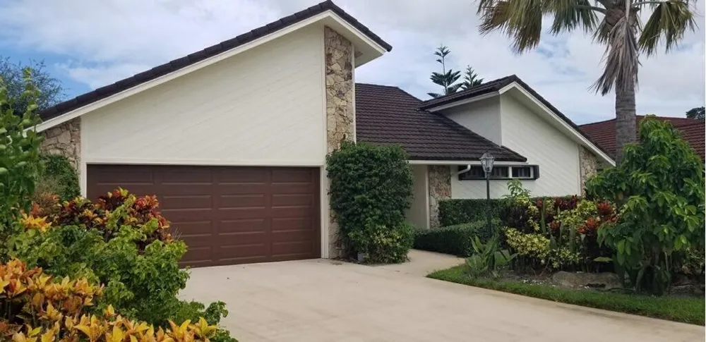 12870 La Rochelle Circle Palm Beach Gardens, FL 33410