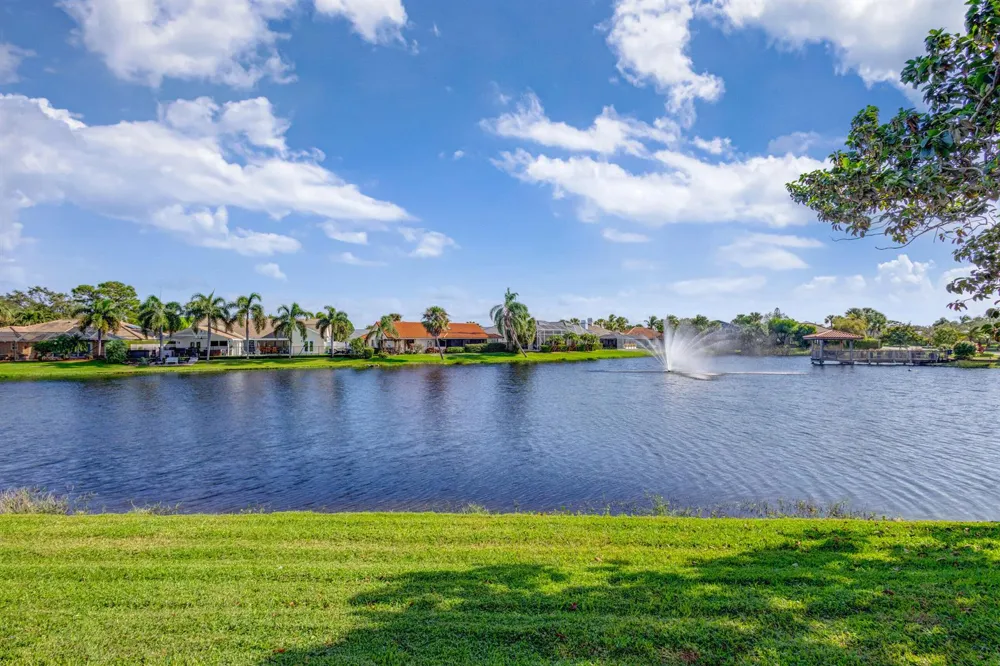 12870 La Rochelle Circle Palm Beach Gardens, FL 33410