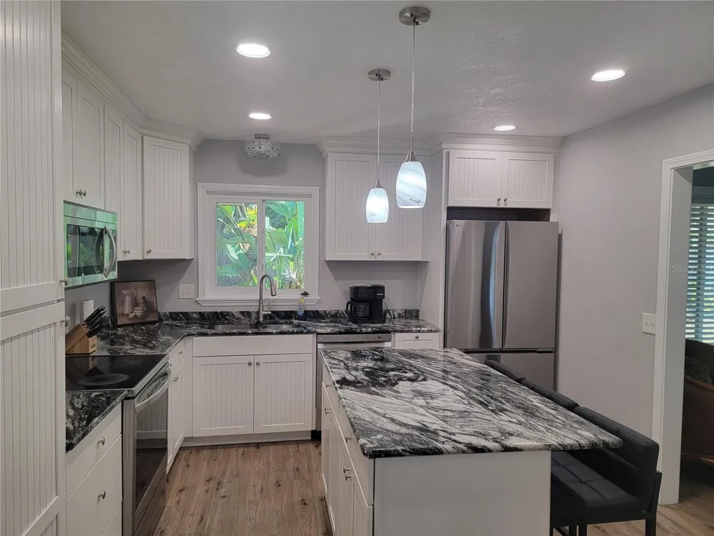 516 1ST AVENUE E Bradenton, FL 34208