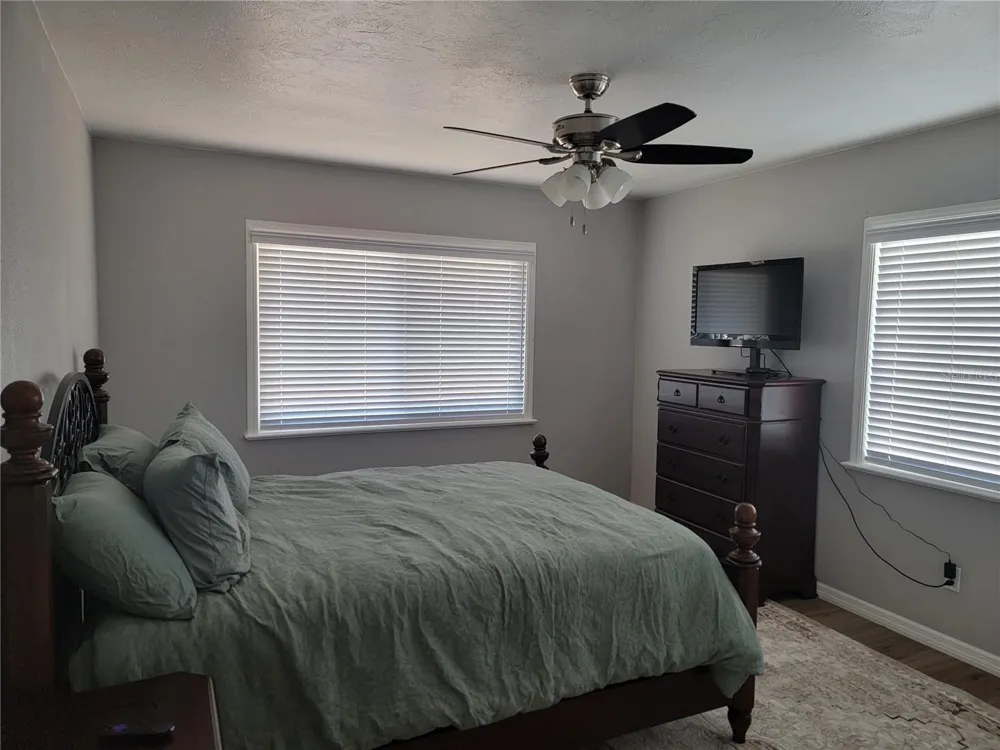 516 1ST AVENUE E Bradenton, FL 34208