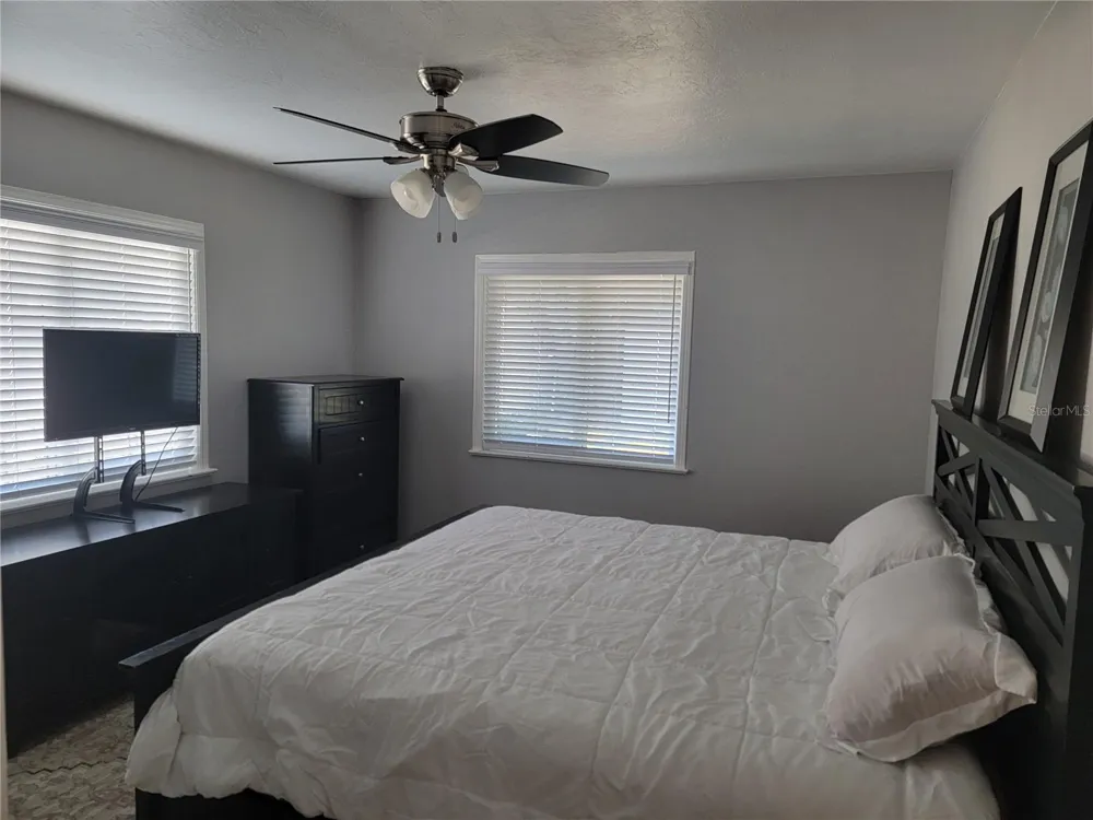 516 1ST AVENUE E Bradenton, FL 34208