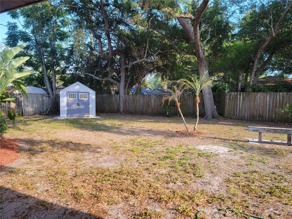 516 1ST AVENUE E Bradenton, FL 34208