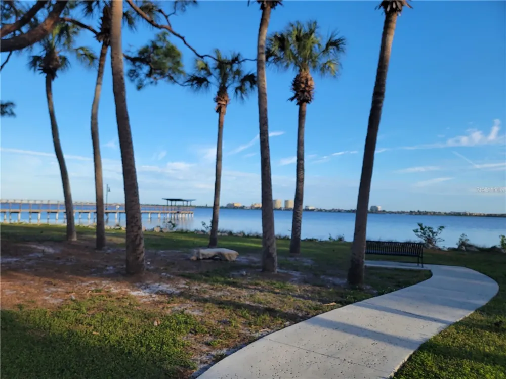 516 1ST AVENUE E Bradenton, FL 34208