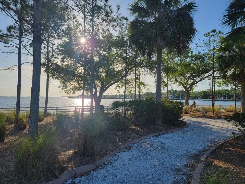 516 1ST AVENUE E Bradenton, FL 34208