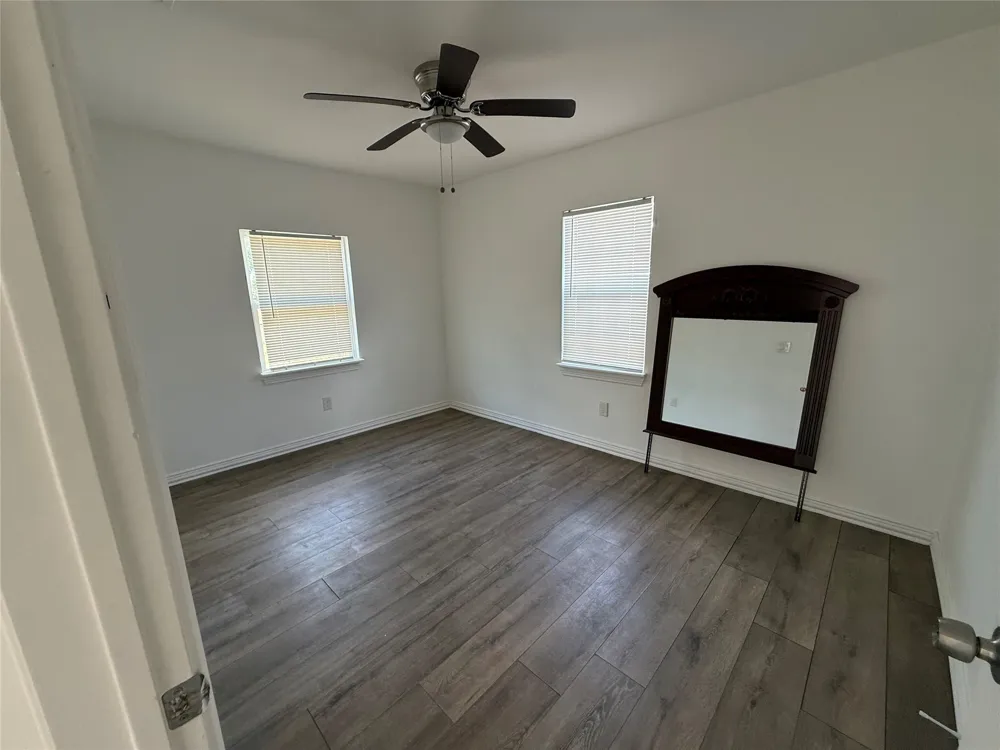 3233 Springview Avenue Dallas, TX 75216