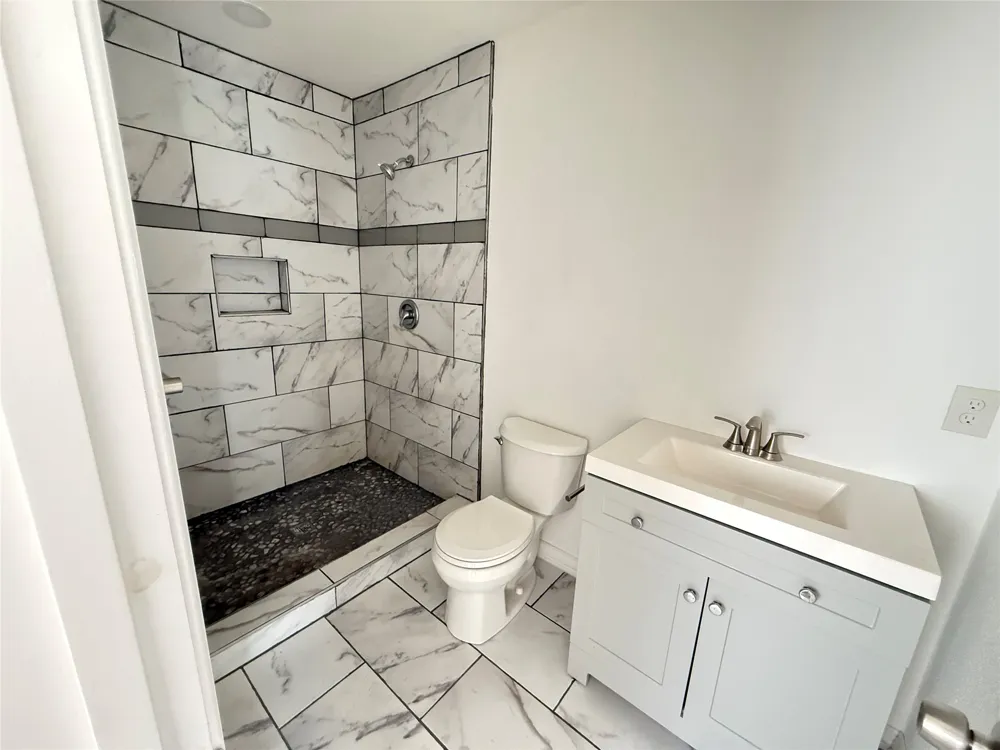 3233 Springview Avenue Dallas, TX 75216