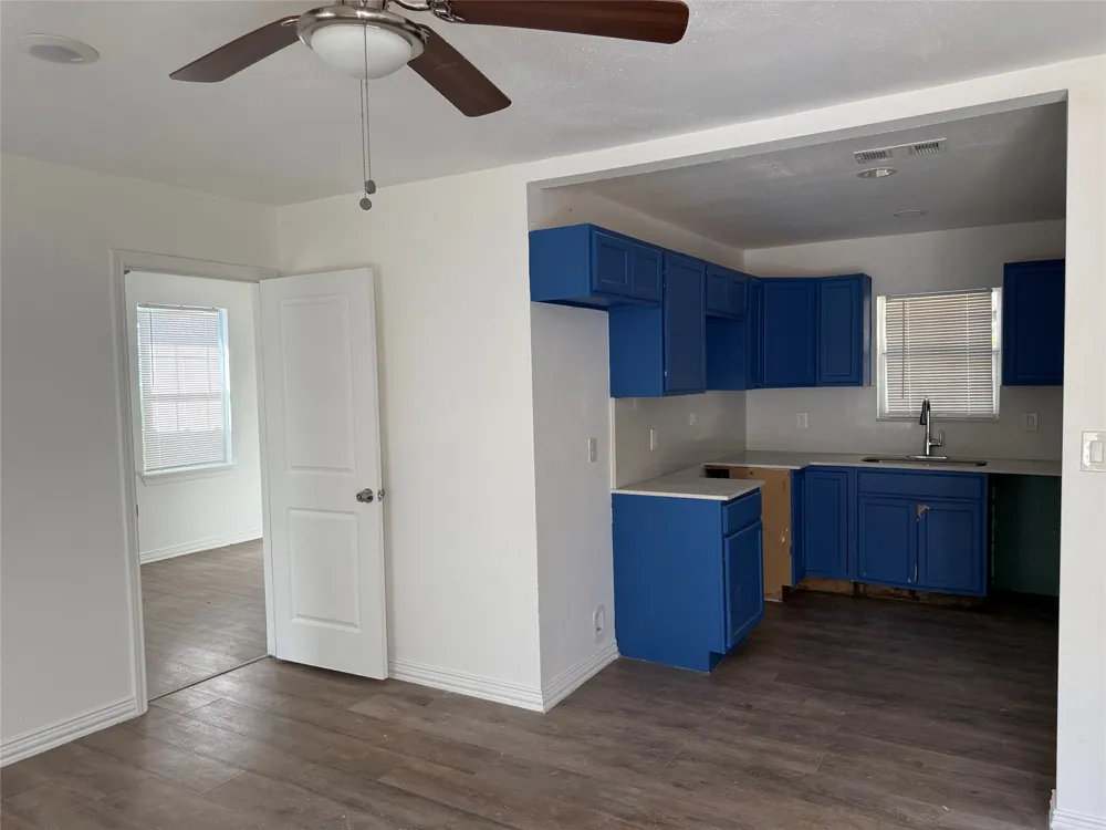3233 Springview Avenue Dallas, TX 75216