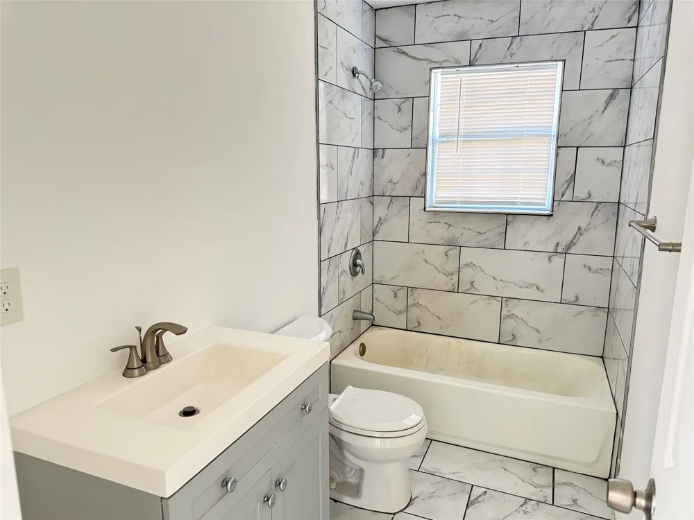 3233 Springview Avenue Dallas, TX 75216