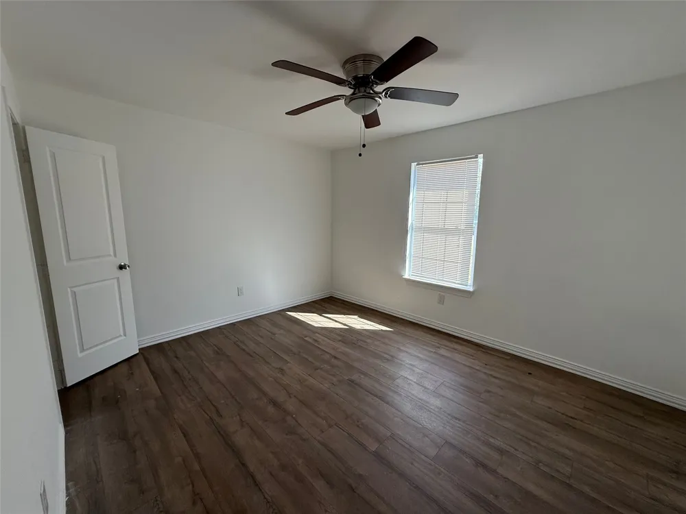 3233 Springview Avenue Dallas, TX 75216