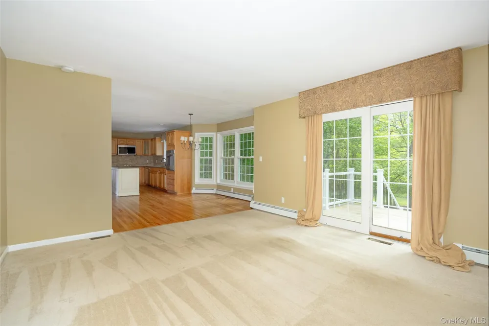 76 Rockledge Drive Pleasant Valley, NY 12569