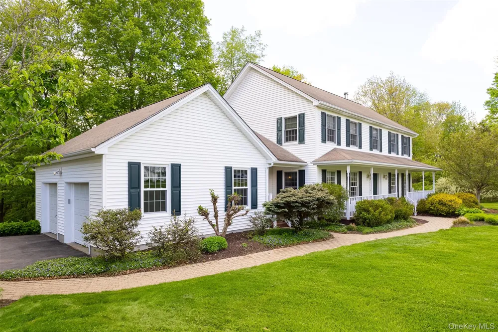 76 Rockledge Drive Pleasant Valley, NY 12569