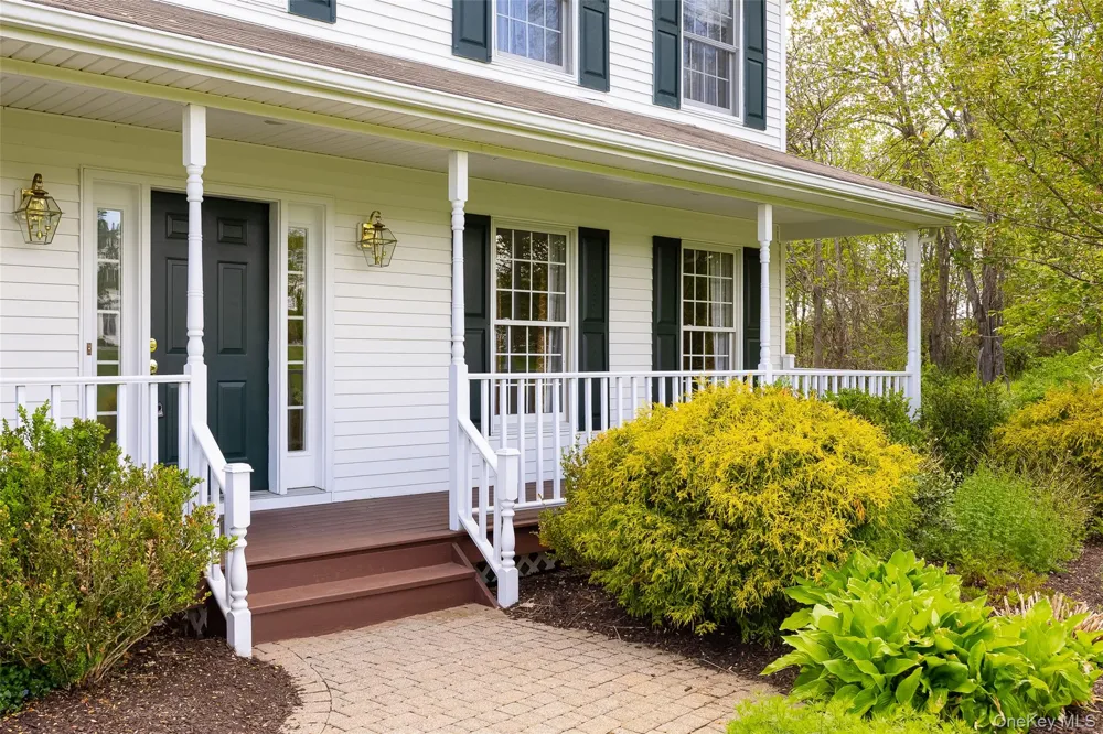76 Rockledge Drive Pleasant Valley, NY 12569