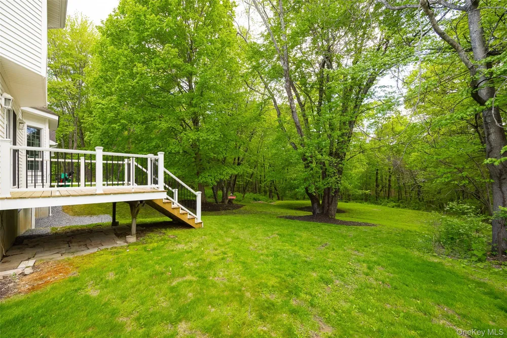 76 Rockledge Drive Pleasant Valley, NY 12569