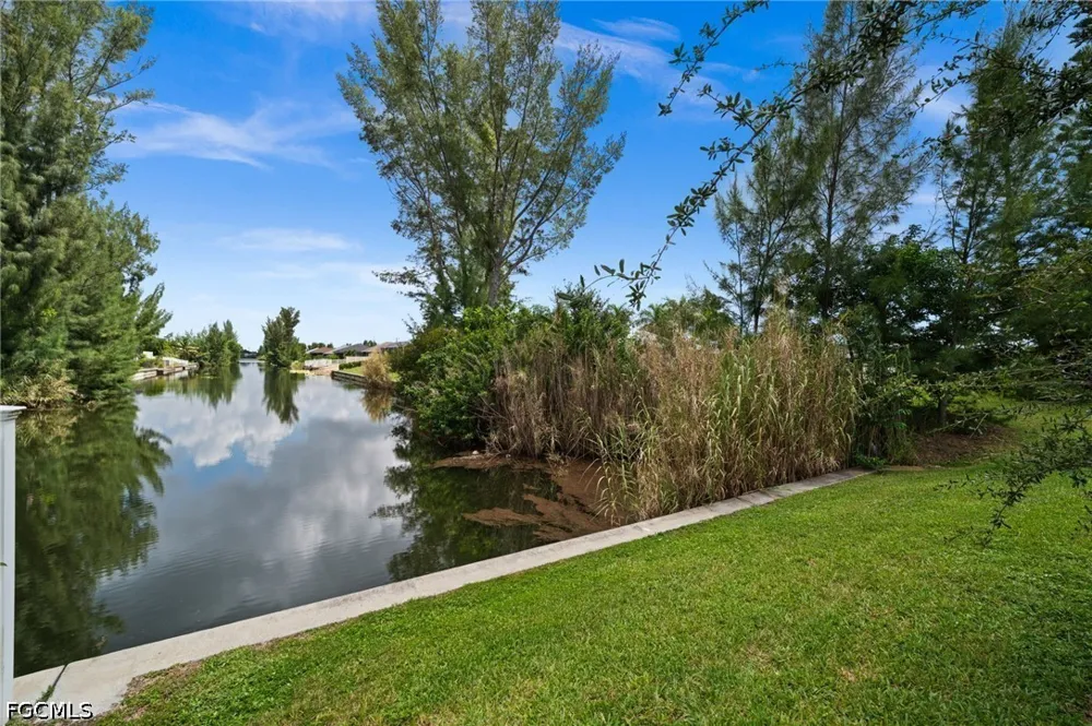SW 7th Place Cape Coral, FL 33991