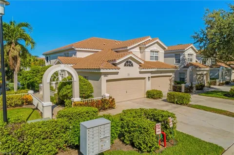 6867 Satinleaf Road S #201