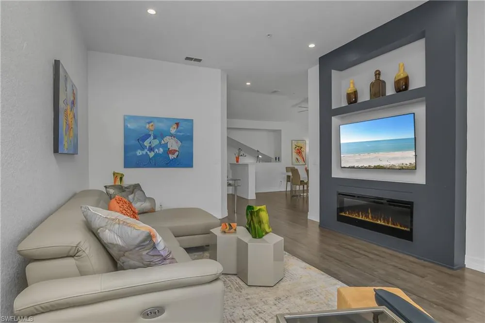 6867 Satinleaf Road S #201 Naples, FL 34109