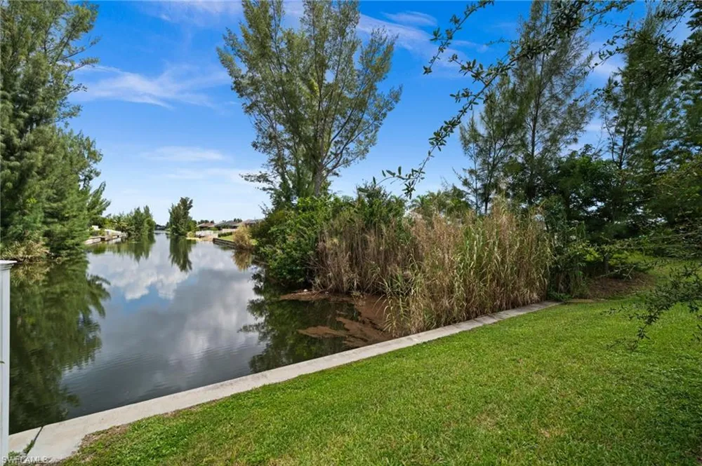 2217 SW 7th Place Cape Coral, FL 33991