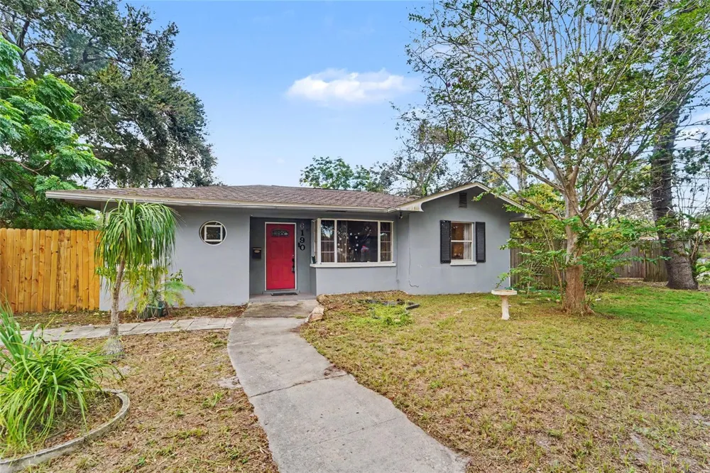 6190 2ND AVENUE S St Petersburg, FL 33707