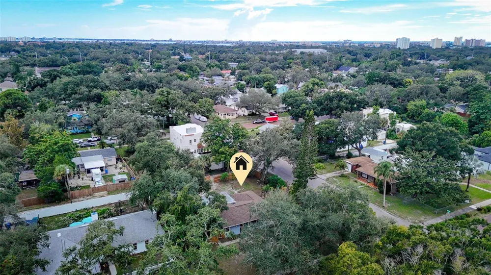 6190 2ND AVENUE S St Petersburg, FL 33707