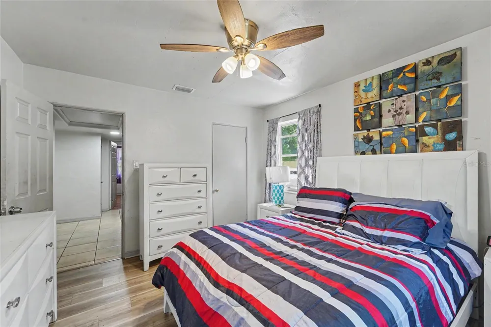 6190 2ND AVENUE S St Petersburg, FL 33707