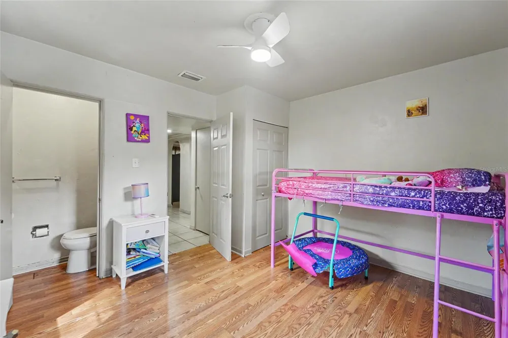 6190 2ND AVENUE S St Petersburg, FL 33707