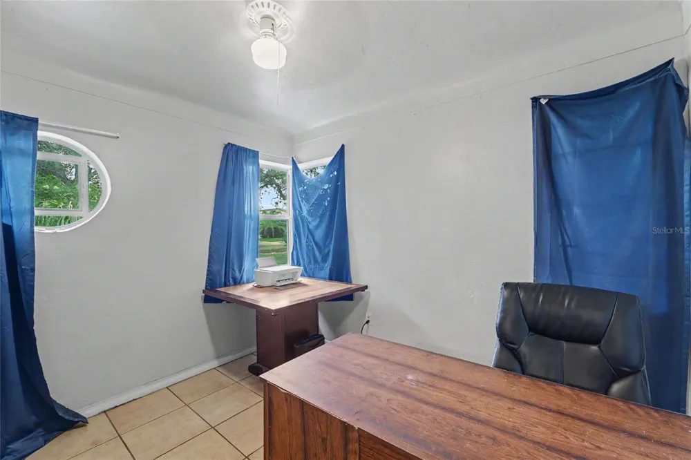 6190 2ND AVENUE S St Petersburg, FL 33707