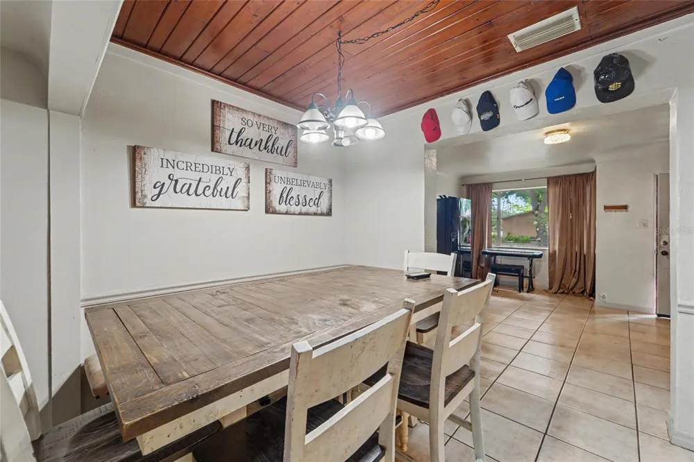 6190 2ND AVENUE S St Petersburg, FL 33707