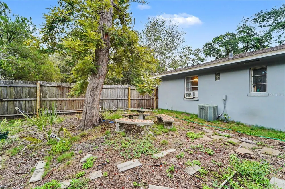 6190 2ND AVENUE S St Petersburg, FL 33707