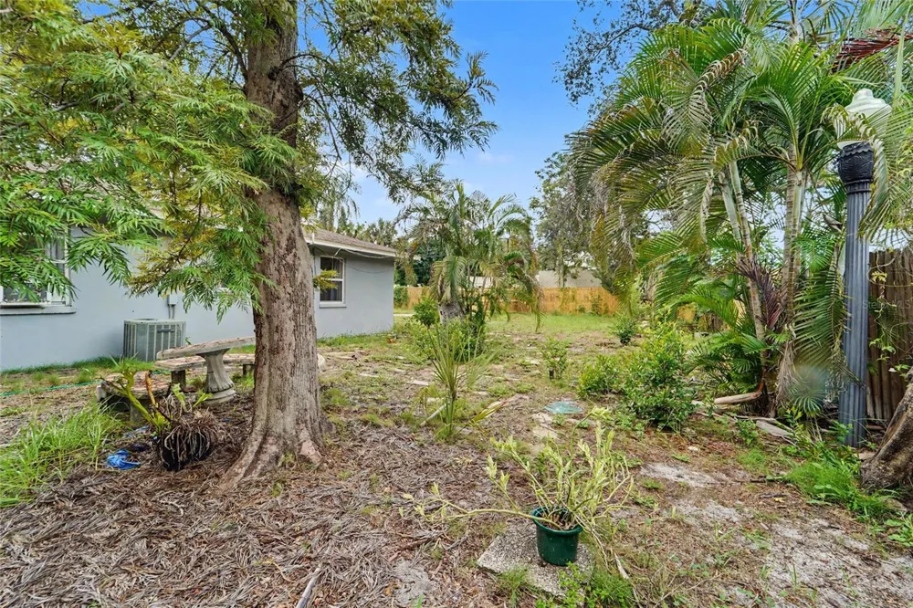 6190 2ND AVENUE S St Petersburg, FL 33707