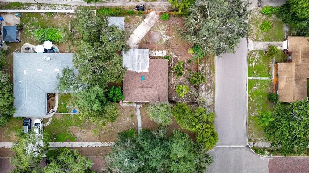 6190 2ND AVENUE S St Petersburg, FL 33707