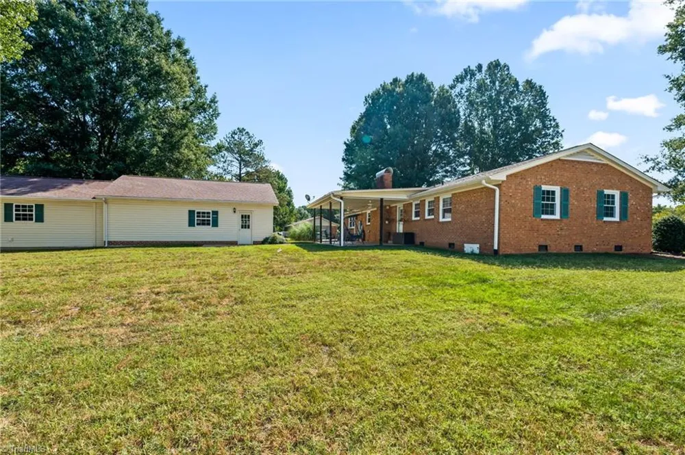 1429 Oak Ridge Road Kernersville, NC 27284