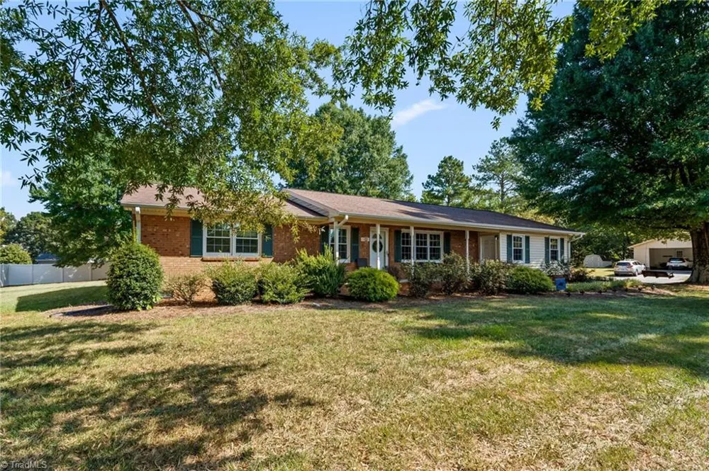 1429 Oak Ridge Road Kernersville, NC 27284