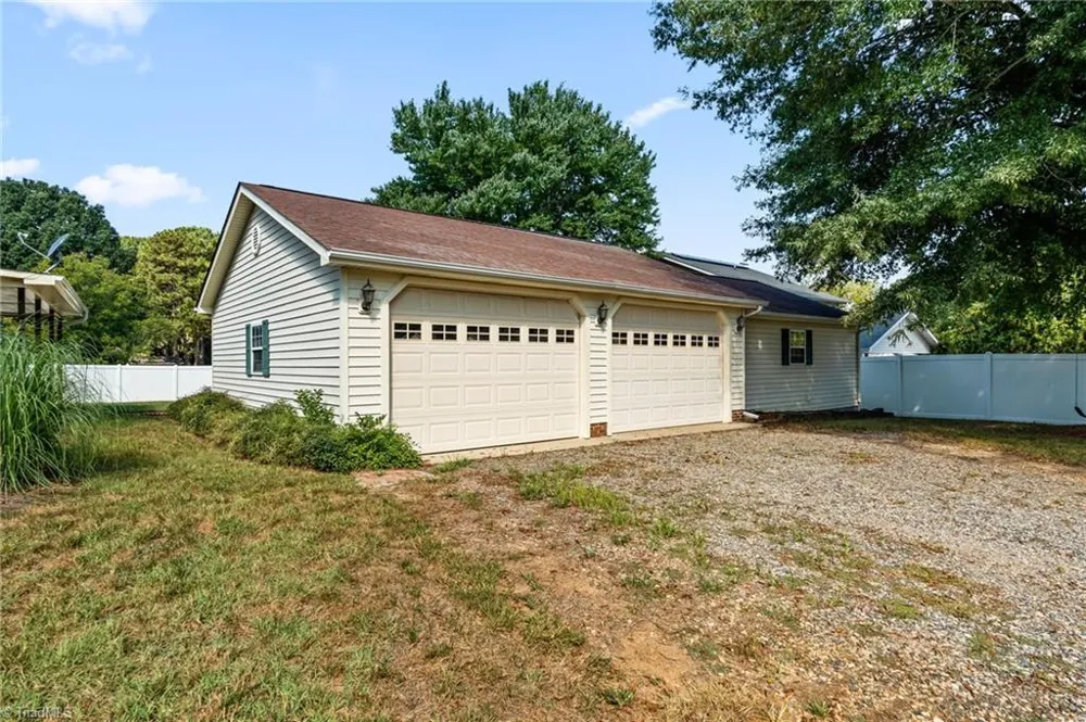 1429 Oak Ridge Road Kernersville, NC 27284