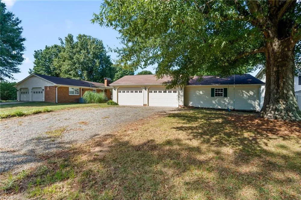 1429 Oak Ridge Road Kernersville, NC 27284