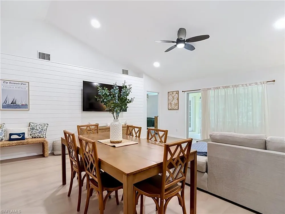 812 102nd Avenue Naples, FL 34108
